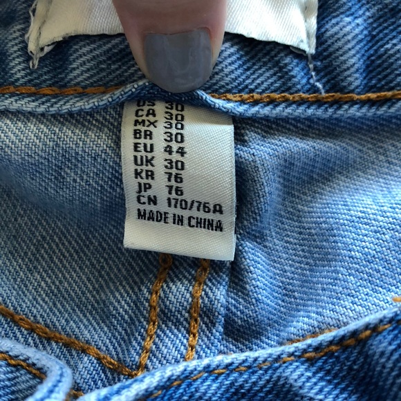 Cut-off Style Denim Shorts - Picture 6 of 6